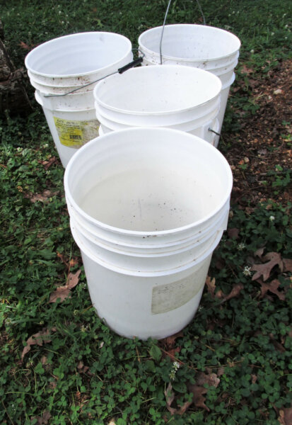 5-gallon bucket