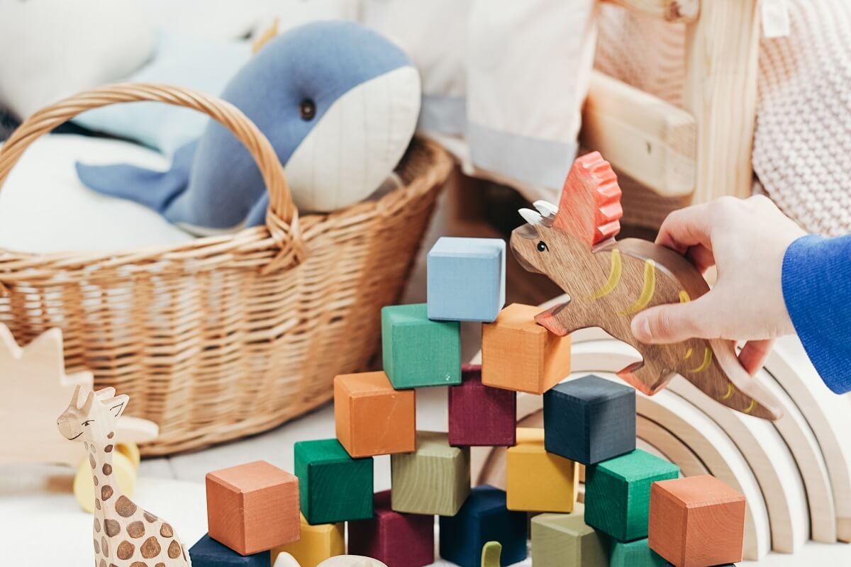 20+ Stuffed Animal Storage Ideas to Organize Their Toys