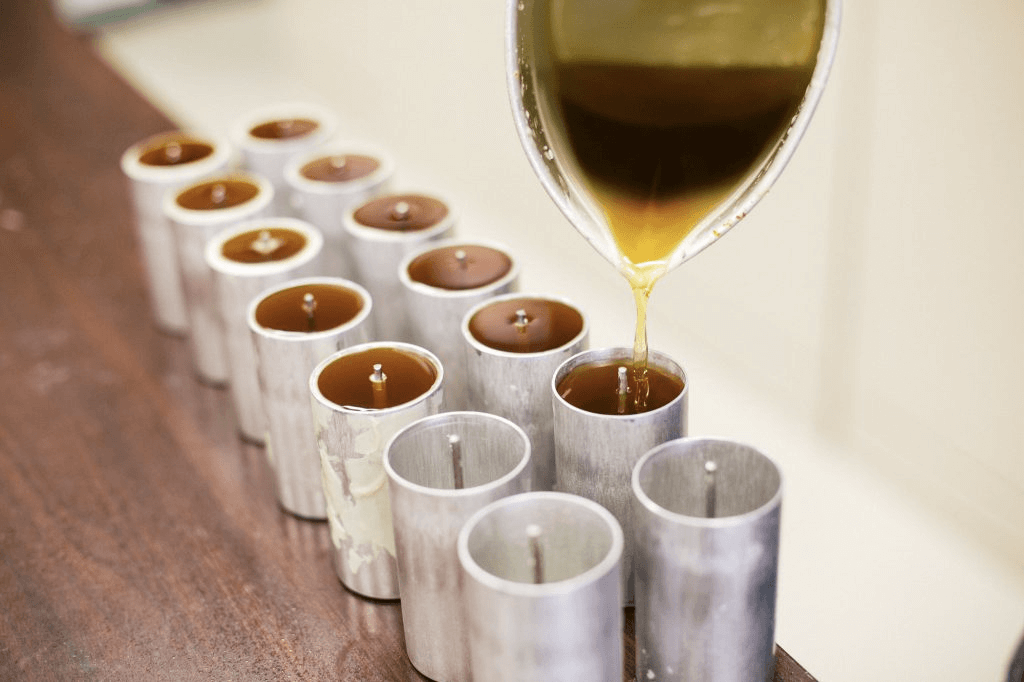 how to make beeswax candles in molds