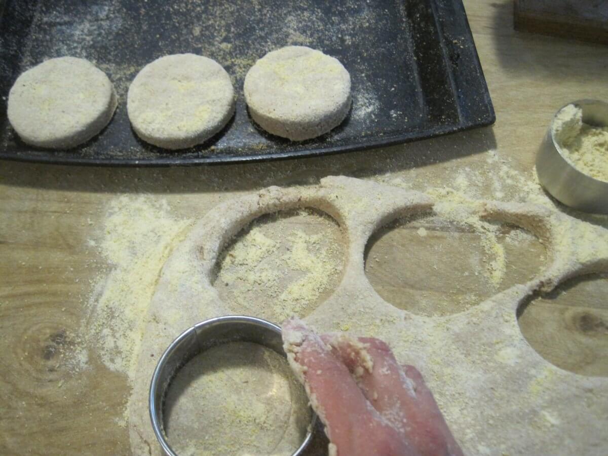 biscuit-cutting-the-dough