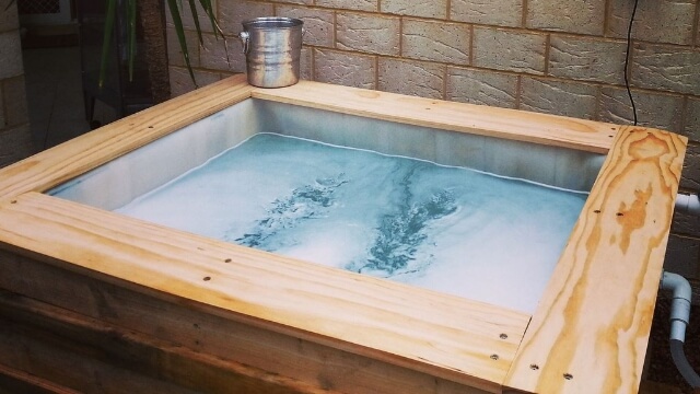DIY Pallet Hot Tub