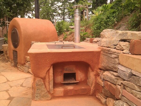 outdoor-earth-oven-from-barrel