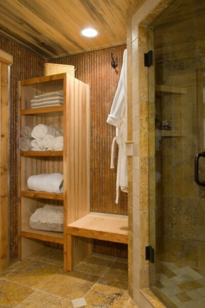 bath-closet-corrugated-wall