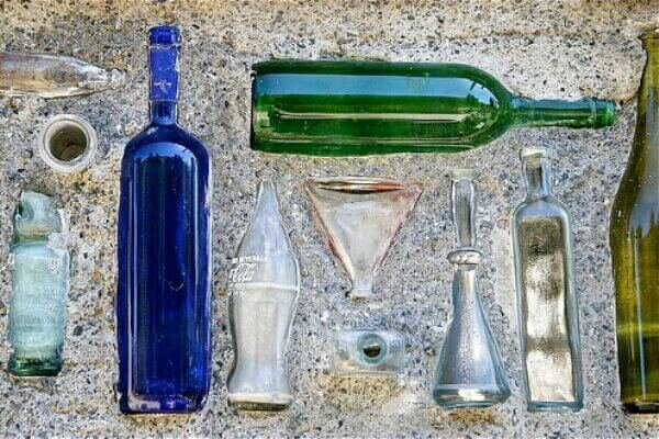 glass-bottle-walls-carluccibottles-nz